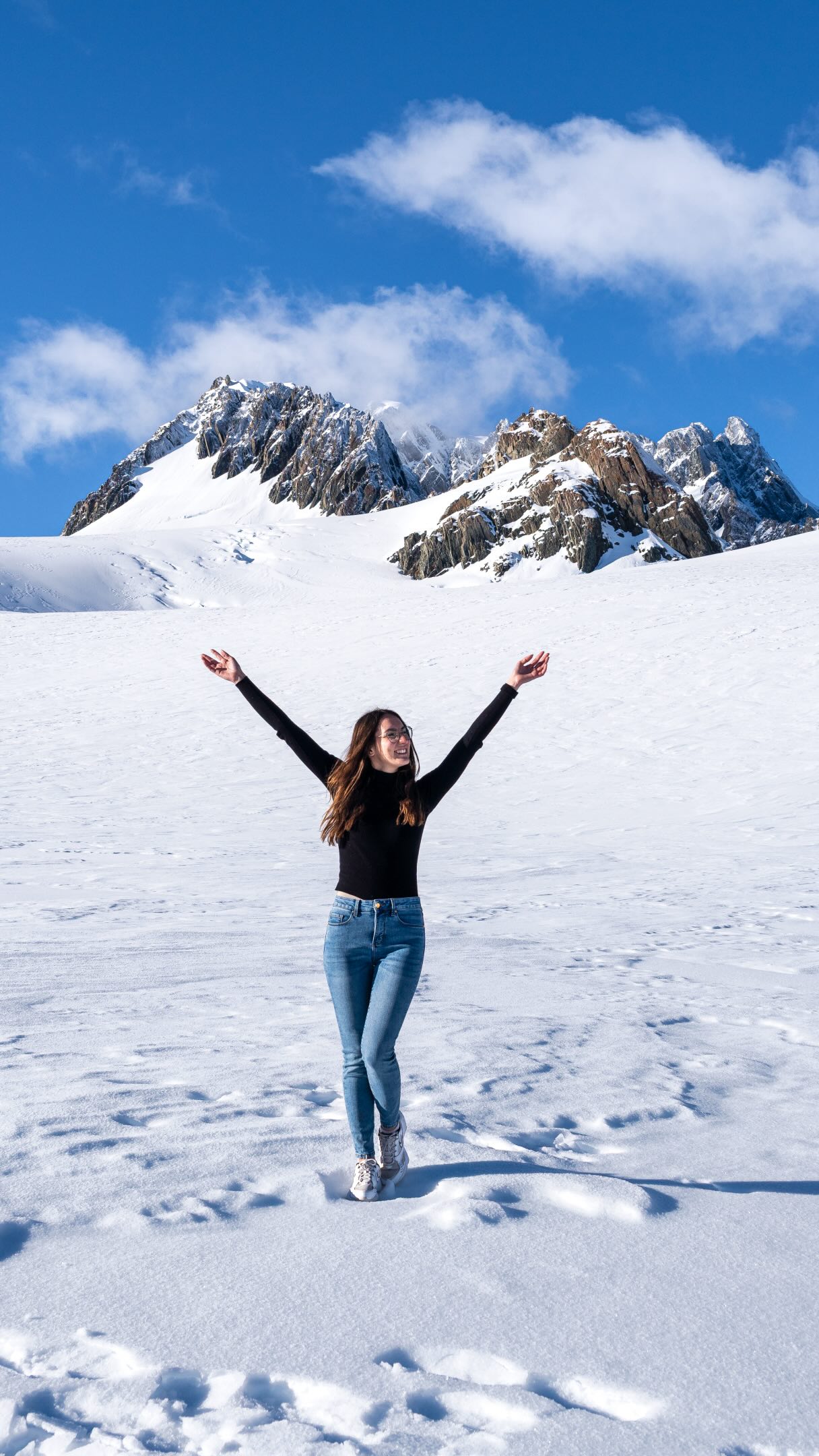 Scenic Helicopter Flights Over New Zealand Glaciers