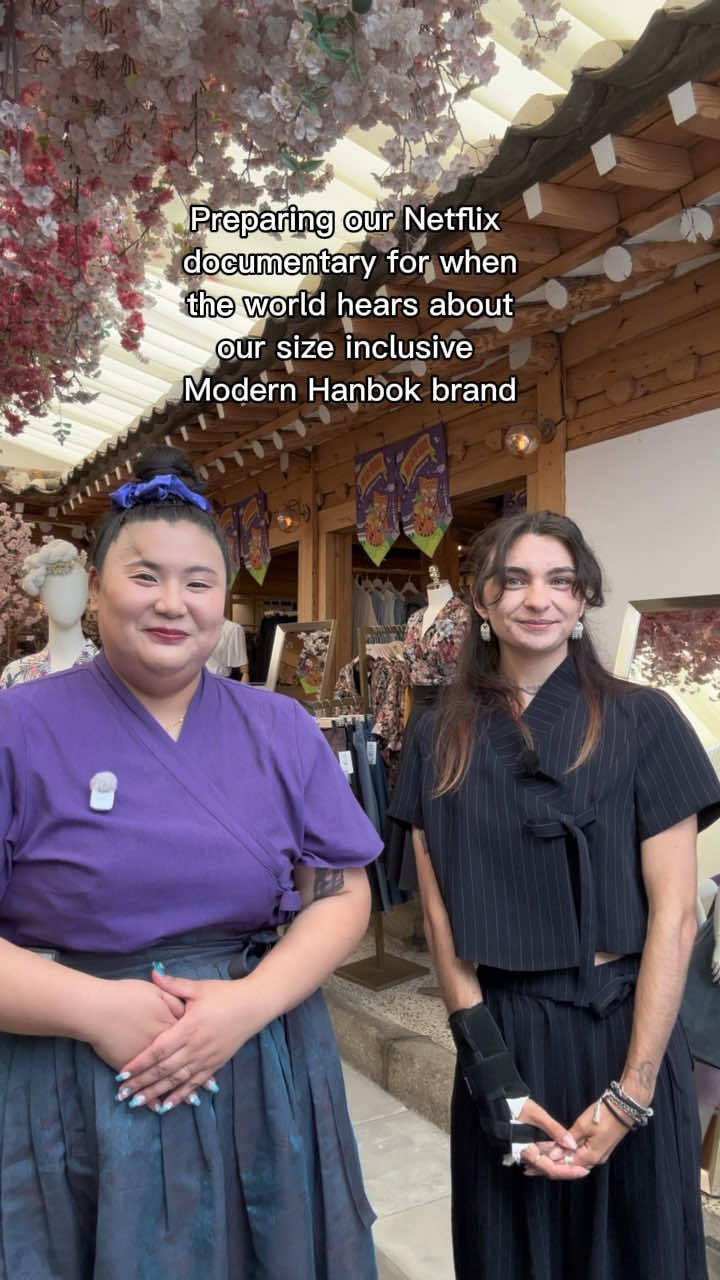Teterot Salon Offers Modern Hanbok in All Sizes