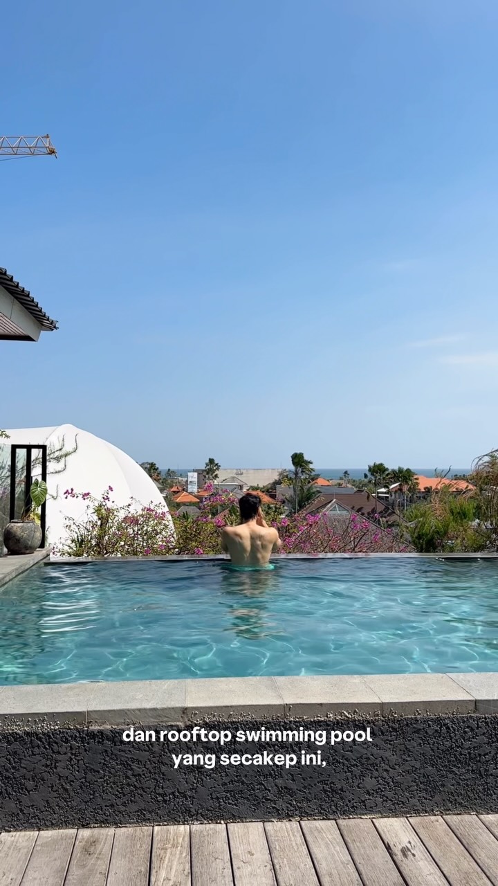 Bali Hotel Boasts Padel, Rice Paddies, and Sunset Views