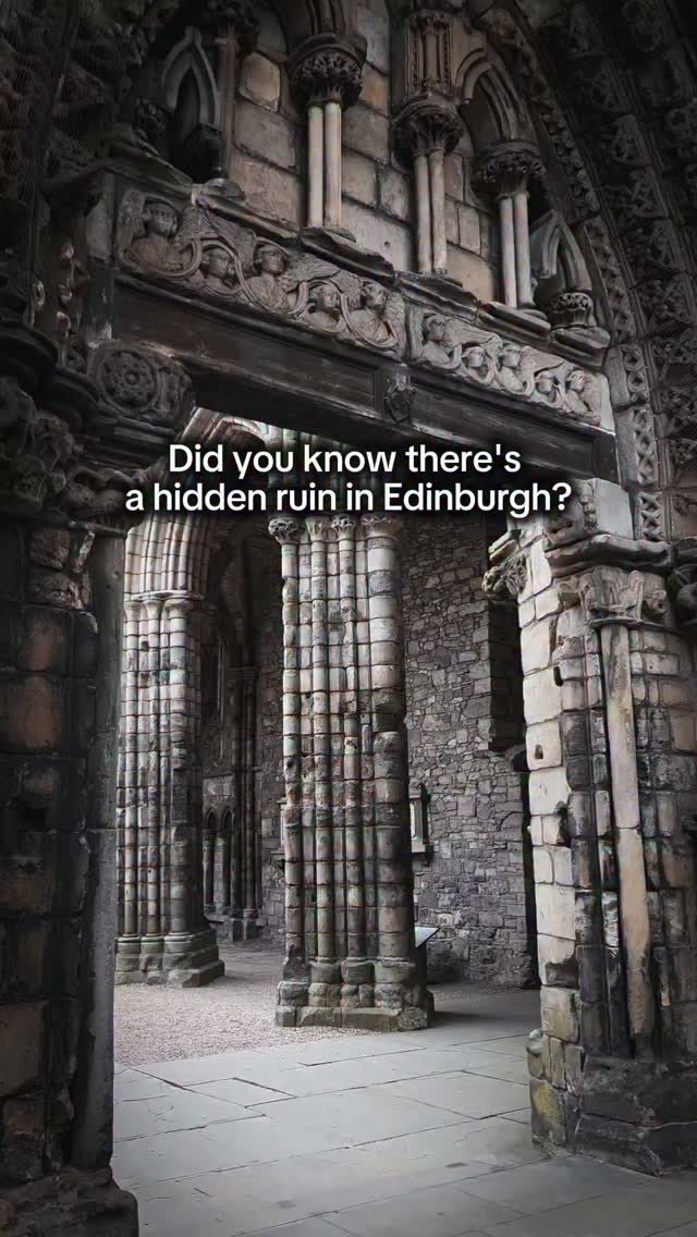 Edinburgh's Royal Mile: Abbey and Palace