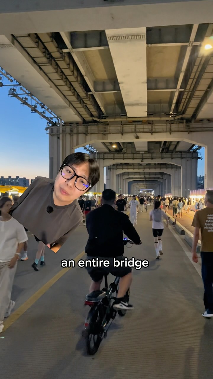 Seoul Festival Highlights Banpo Bridge and Han River