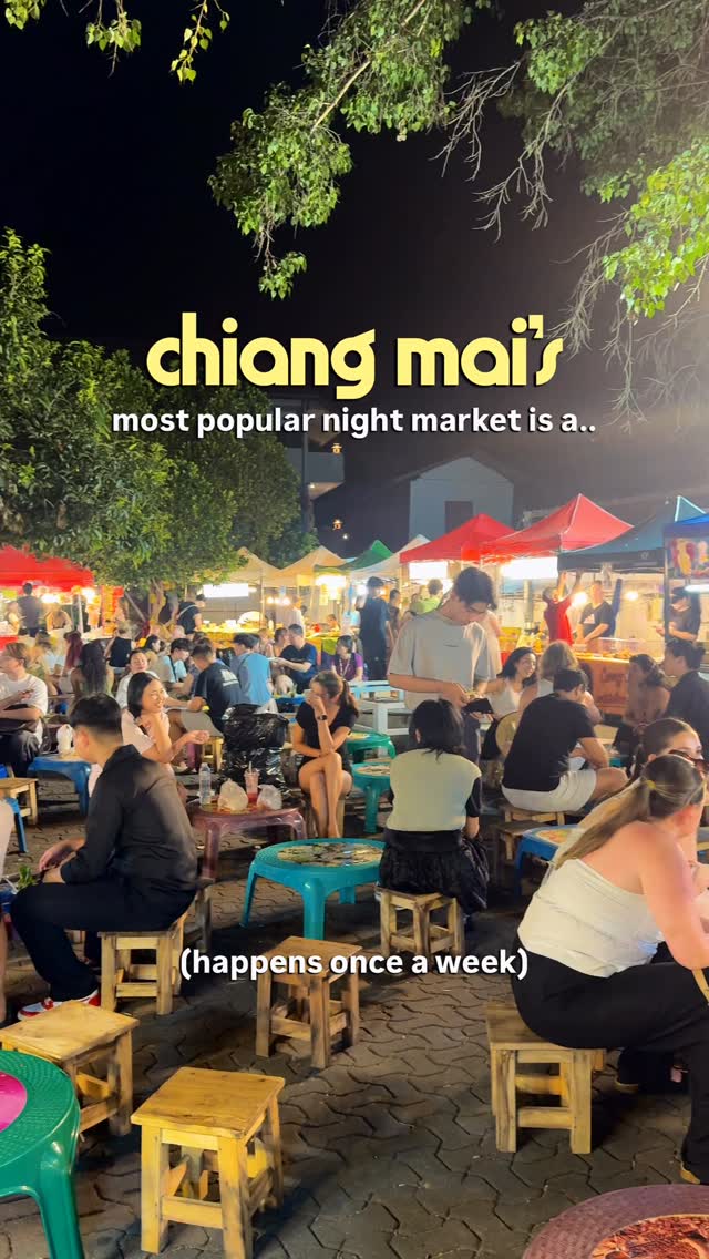 Chiang Mai Sunday Night Market Offers Food and Crafts