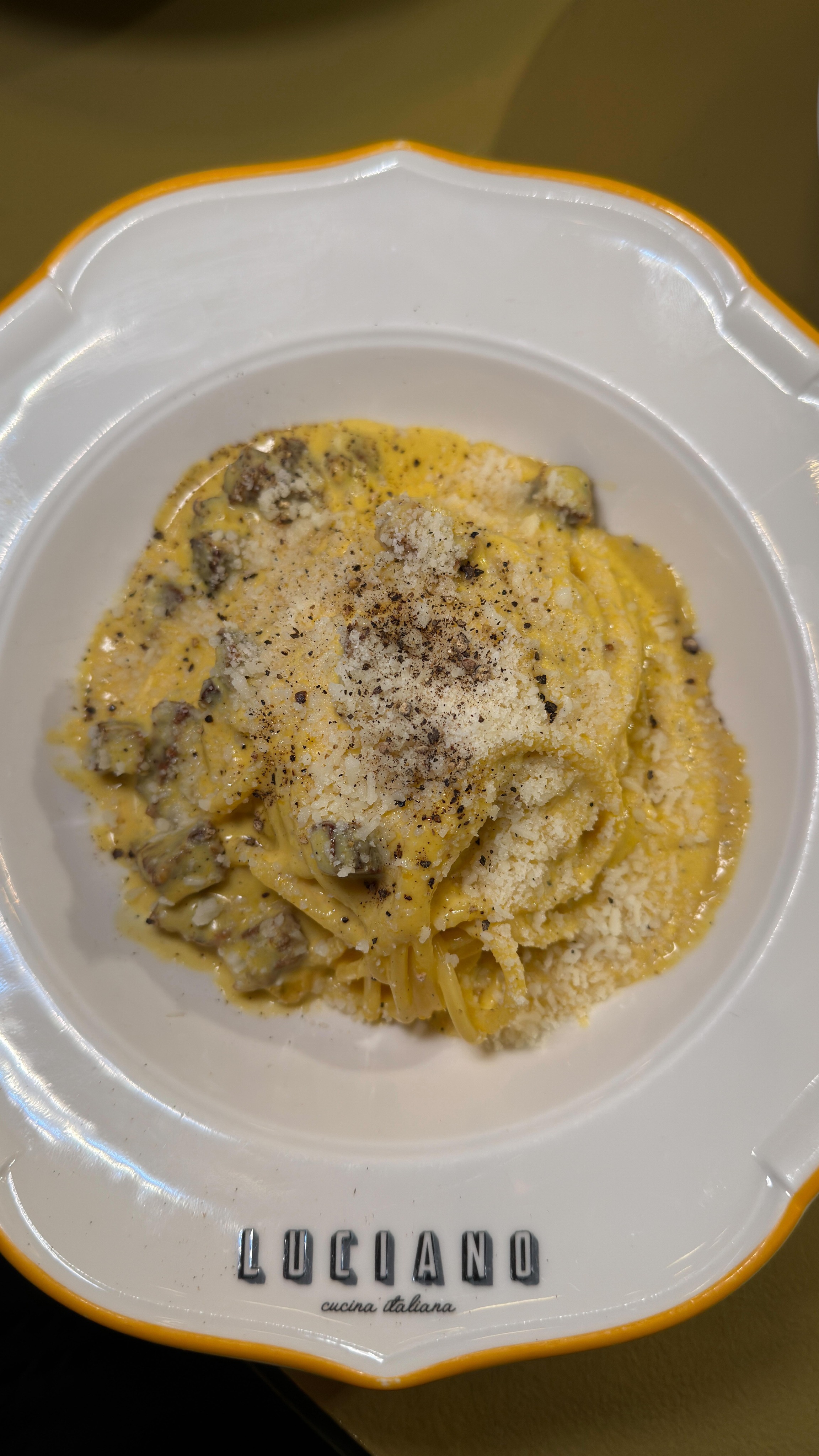 Roman Restaurant Serves Up Delicious Carbonara