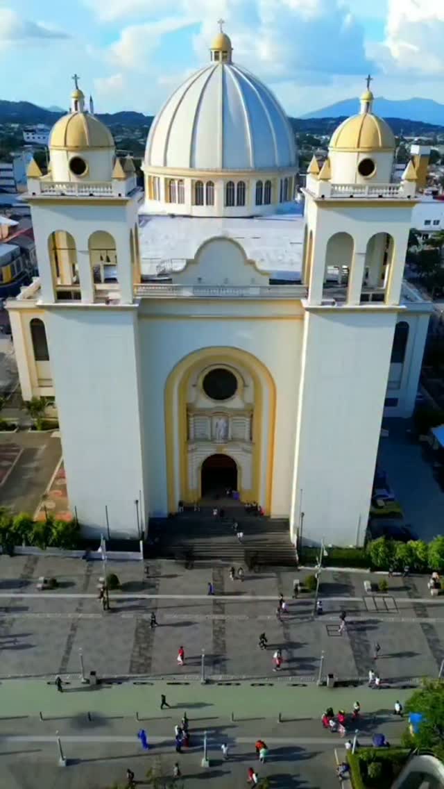 Seven Days of Salvadoran Adventure and Family Fun