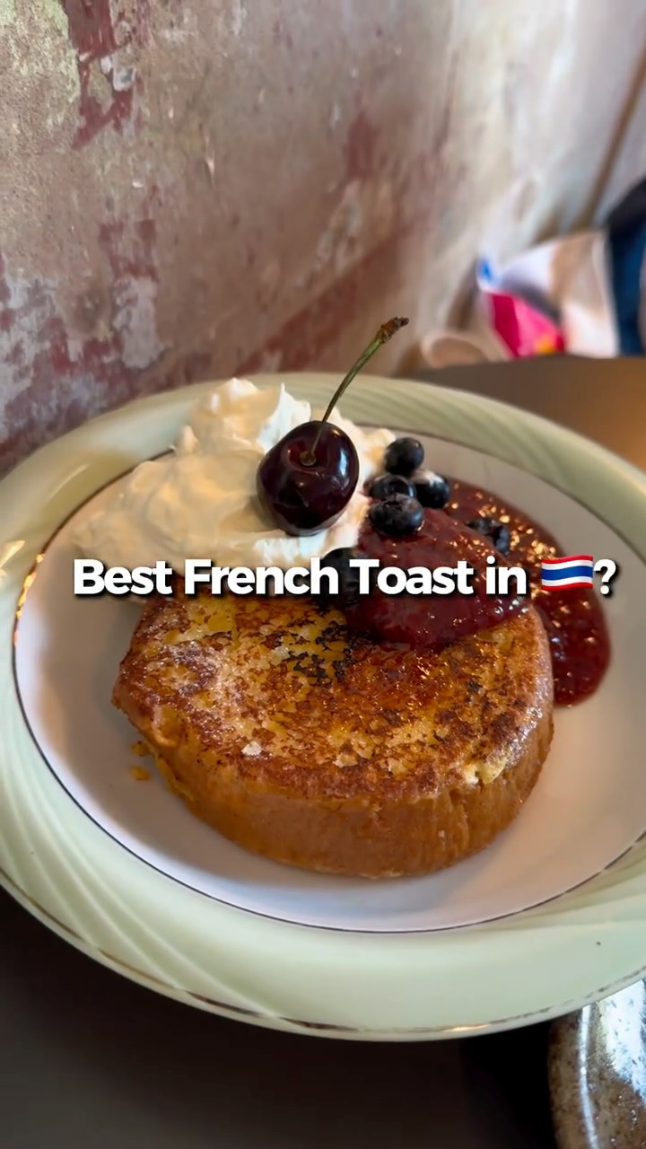 Small Table Cafe's Cozy Charm