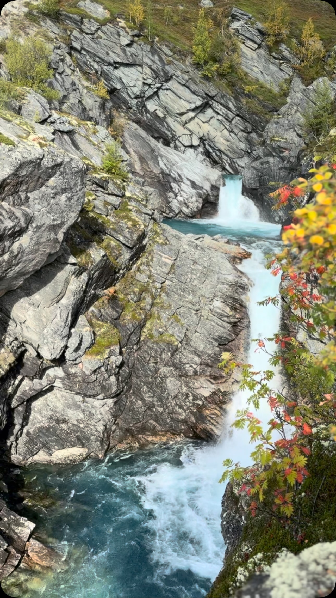 Short Autumn Hike Through Reinheimen National Park