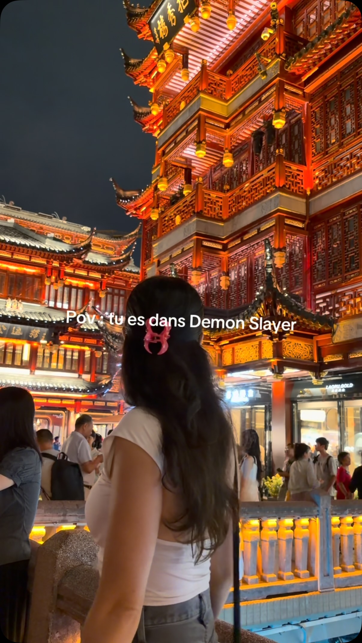 Traditional Chinese Architecture Illuminates Night