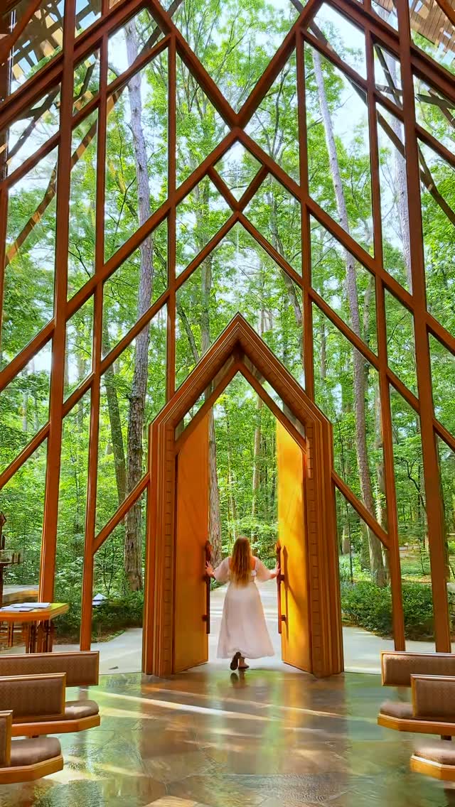 Chapel and Gardens Blend Modern Design With Nature