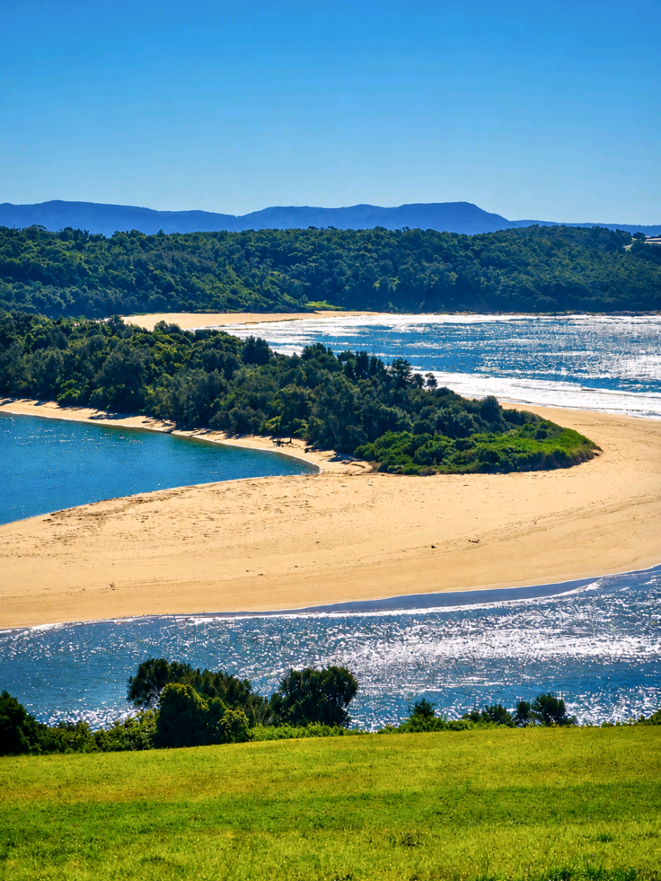 Minnamurra's Coastal River Mouth Views