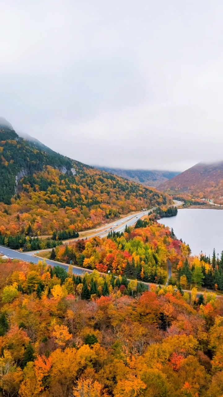 Franconia Notch Fall Foliage and Scenic Hikes