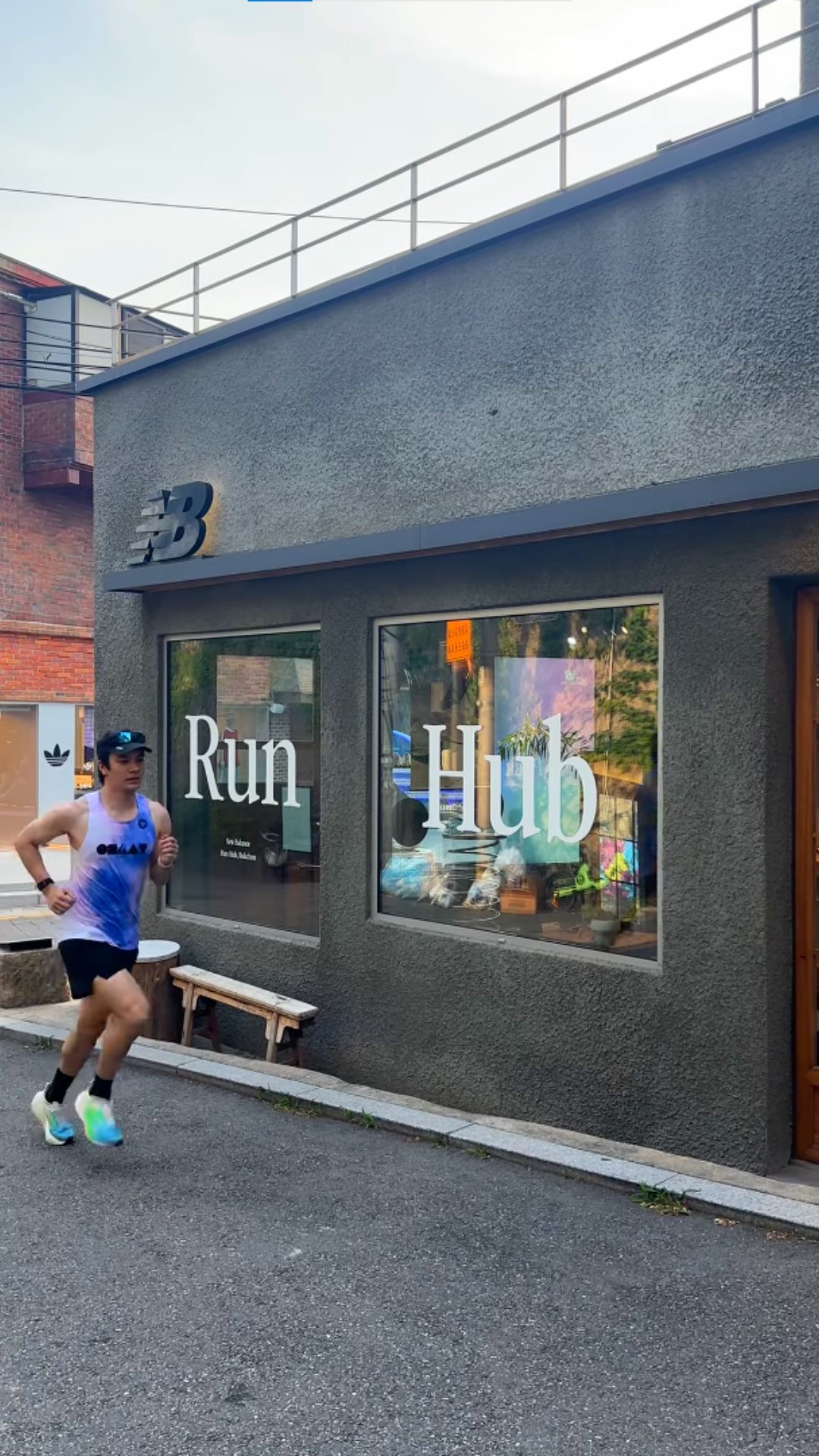 Historic Sites and Modern Store in Bukchon