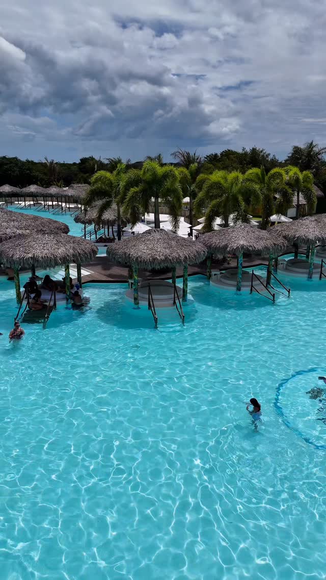 Luxurious Beach Club Replicates Famous Natural Landmark