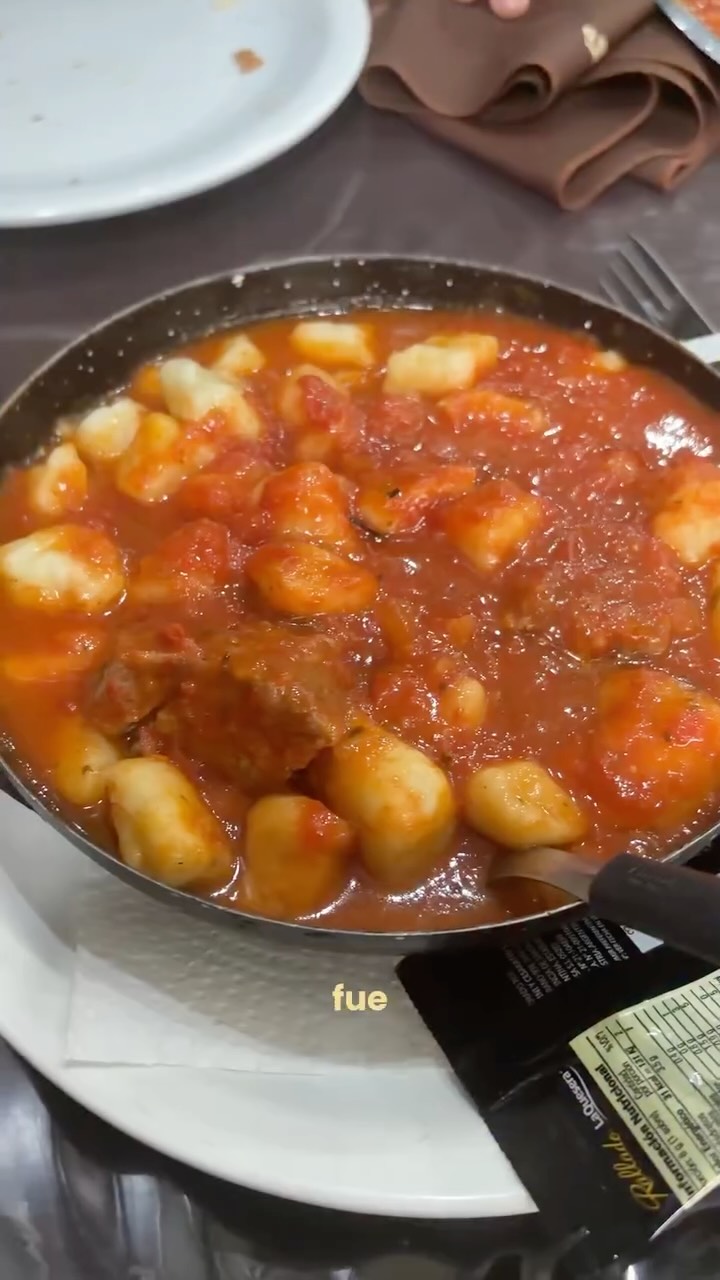 El Nuevo Castels: Generous Portions, Affordable Prices