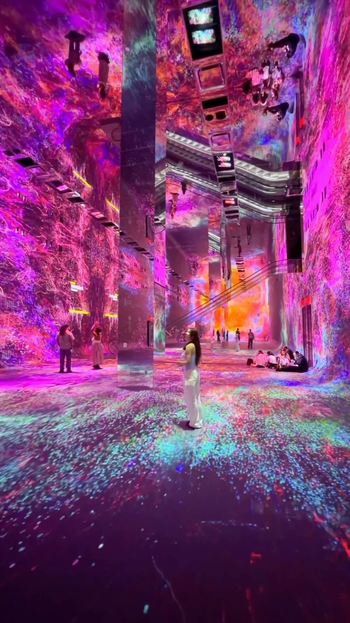 Dataland: Immersive Art Fueled by AI and Data