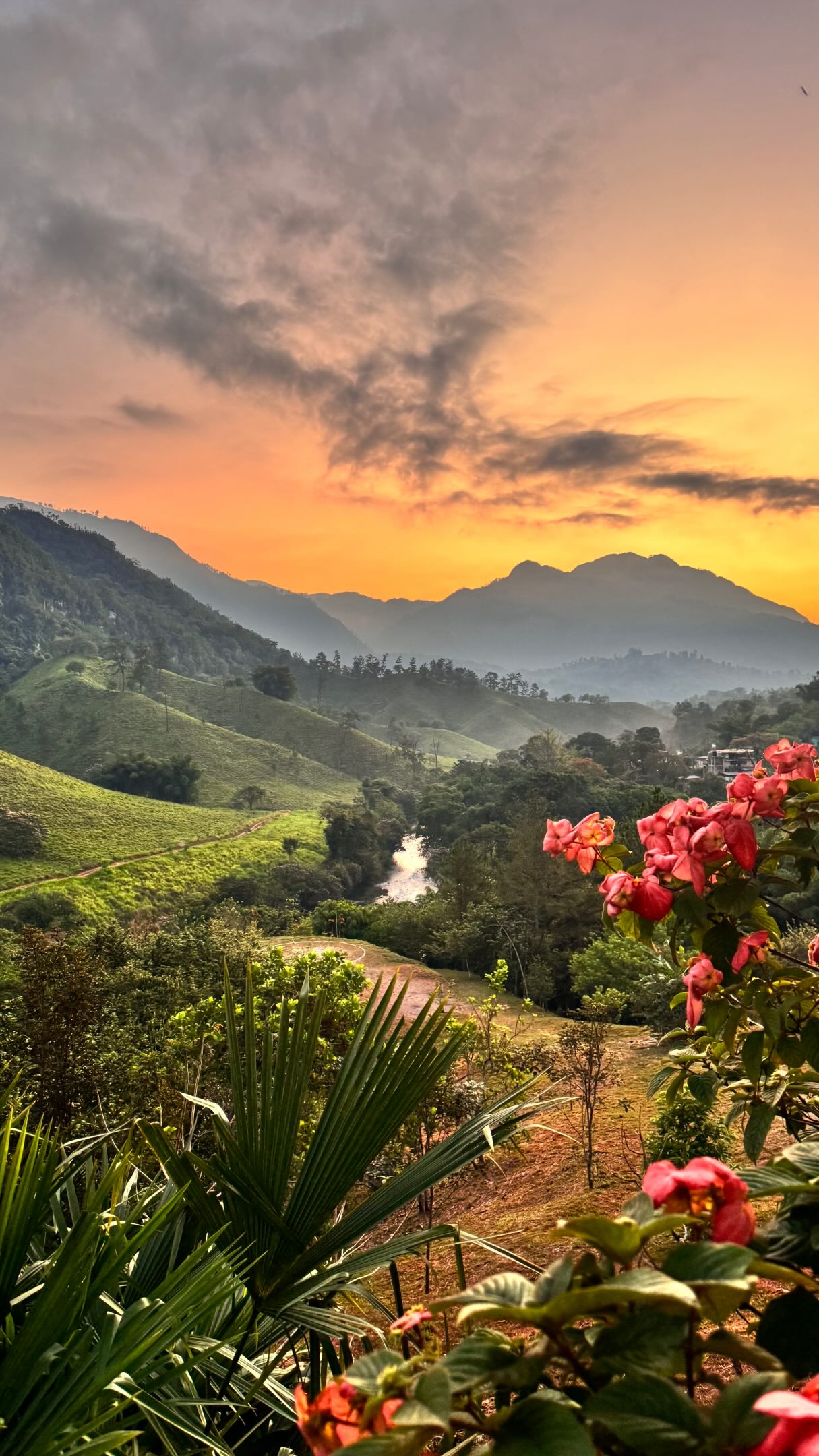 Lanquín's Natural Wonders And Activities