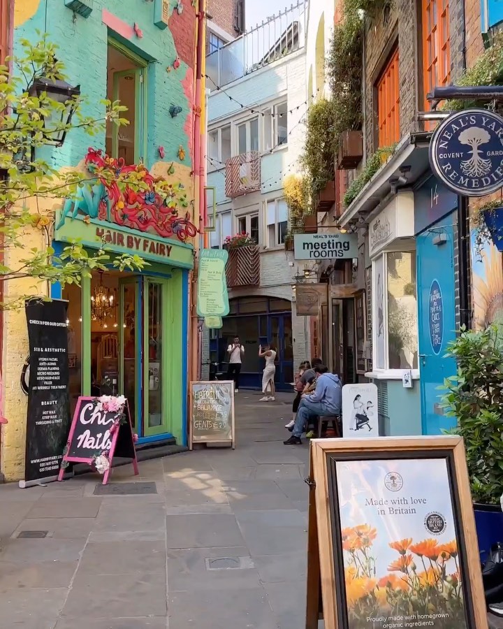 London's Charming Courtyards and Markets