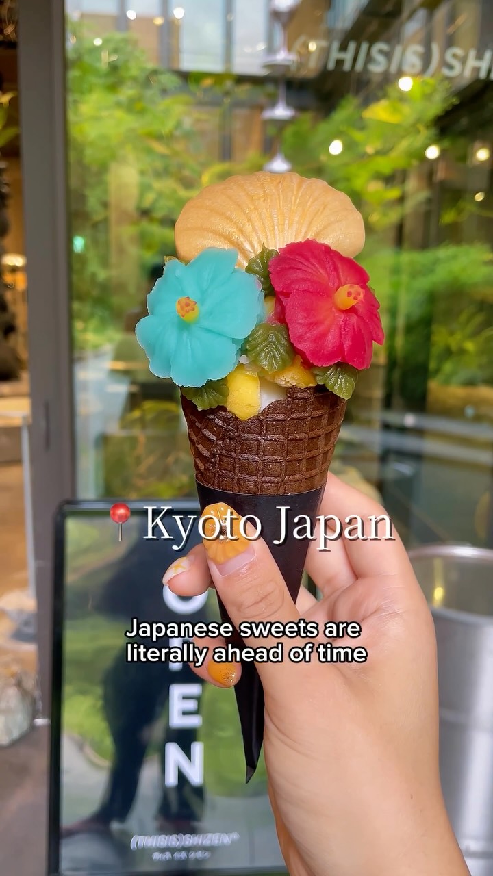Artful Ice Cream Bouquets in Kyoto's ShinPuhKan