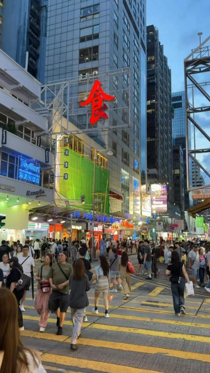 Mong Kok's Shops Offer Diverse Retail Experiences