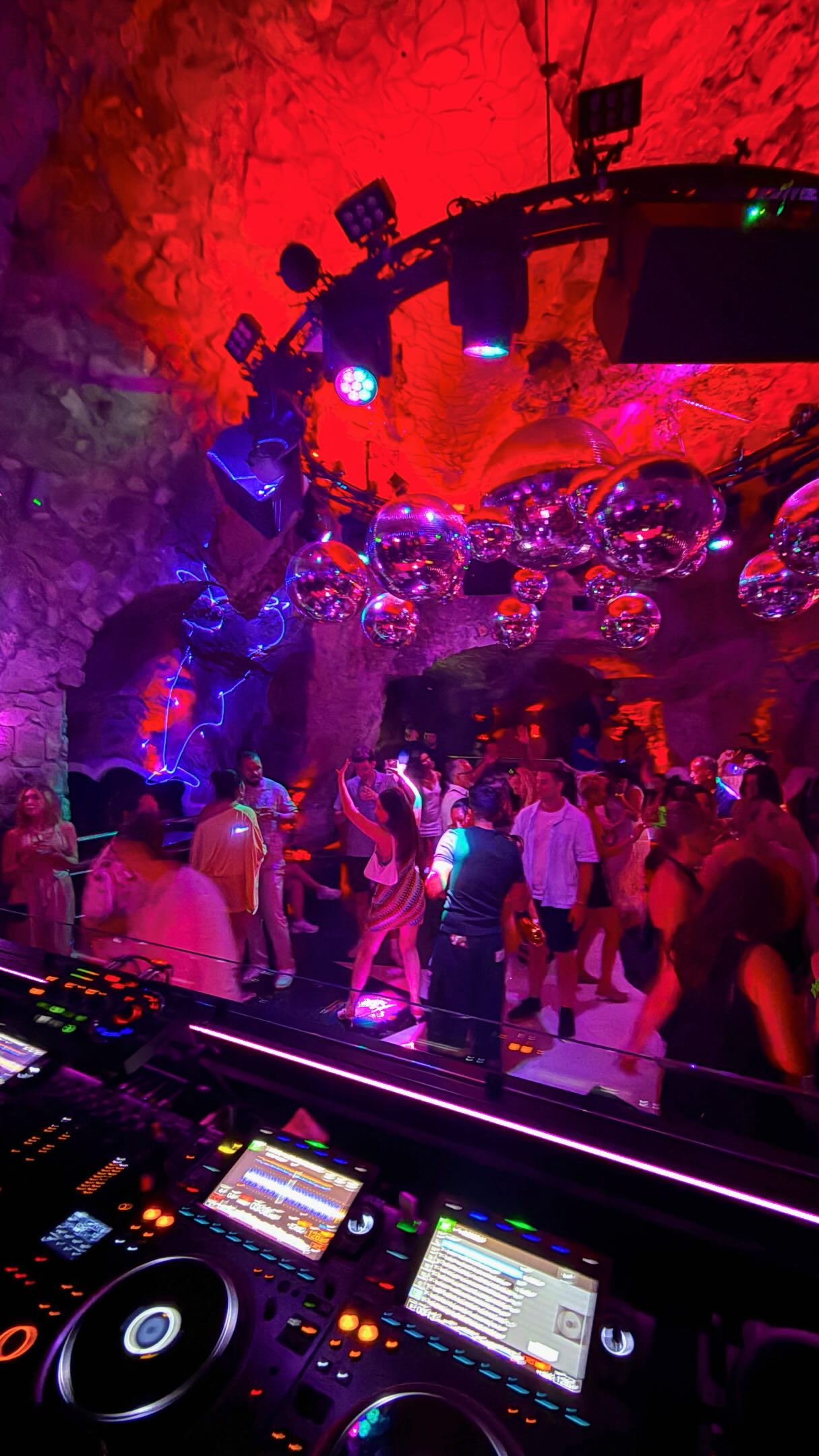 Italian Cave Club Features Dancing
