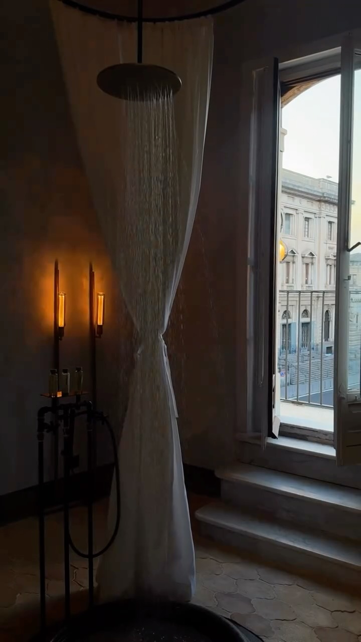 Sicilian Cinema Shower Boutique Stay