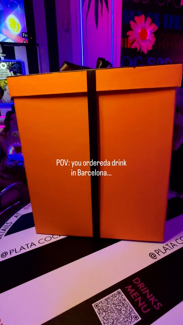 Plata Cocktail Bar's Handbag Cocktail Presentation
