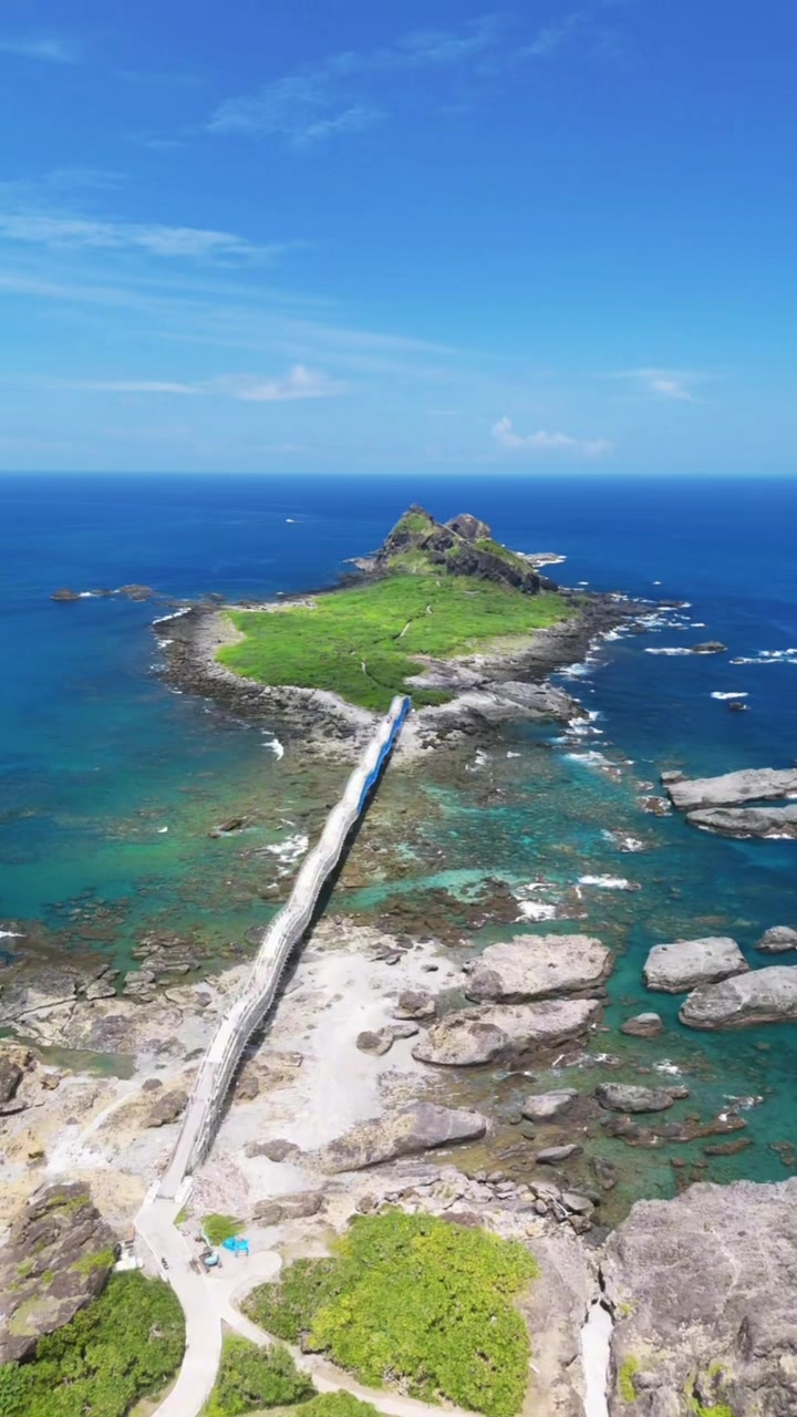 Sanxiantai: A Unique Coastal Rock Formation