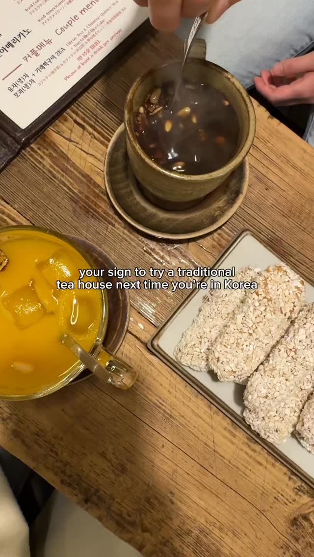 Traditional Korean Tea House Experience in Seoul