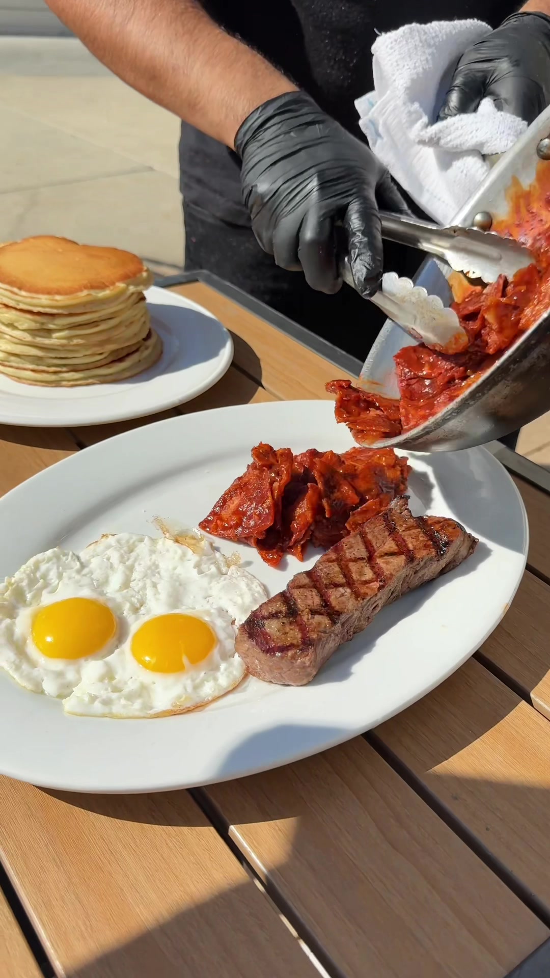 Mix Huevos: Dream Pancakes and Popular Chilaquiles