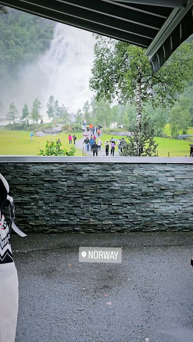 Exploring Bergen, Flåm, and Tvindefossen