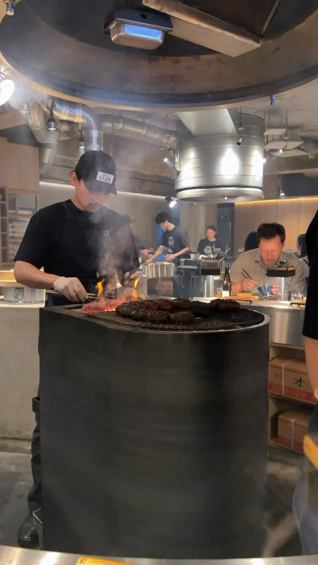 Shibuya's Hikiniku to Come Restaurant