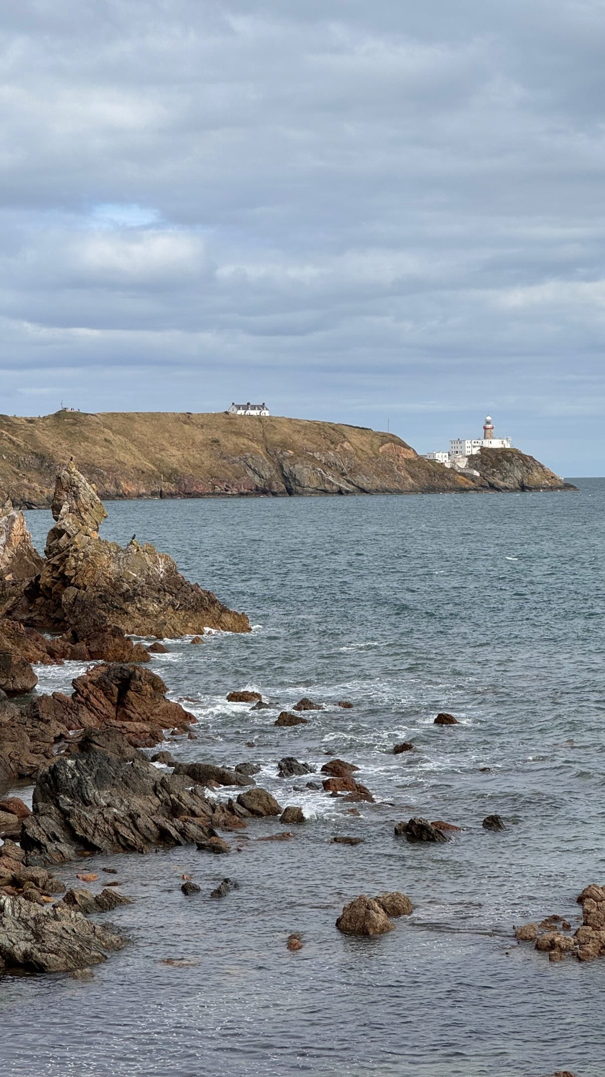 Howth Day Trip: Coastal Trails, Lighthouses, and Seafood