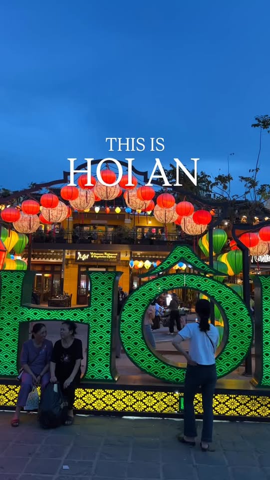 Hoi An's Iconic Bridge, Night Market, and River