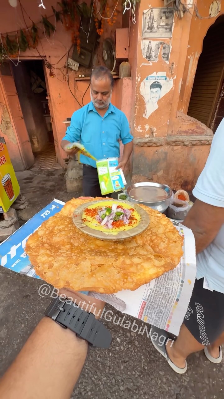 Street Food Vendor Sells Popular Sindhi Dal Pakwan