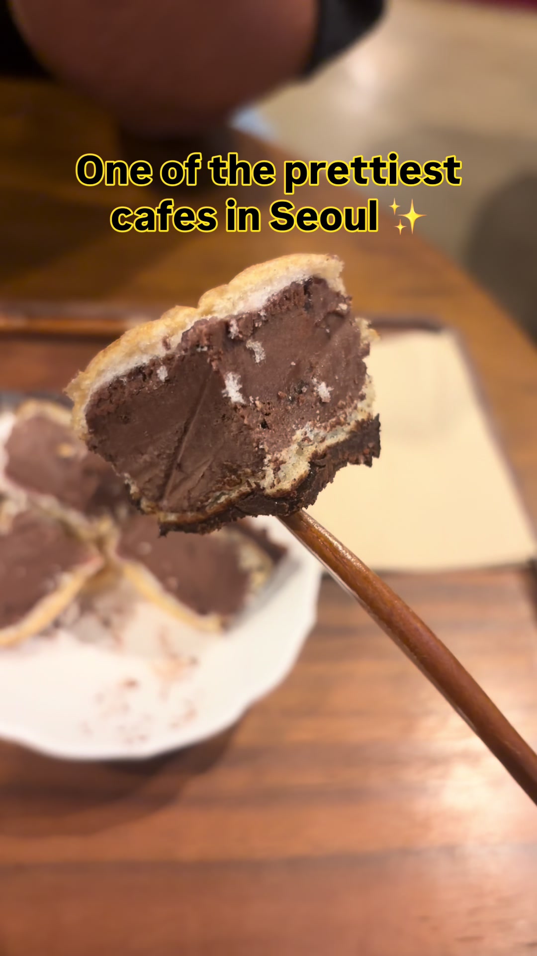 Jeokdang Cafe's Relaxing, Romantic Ambiance