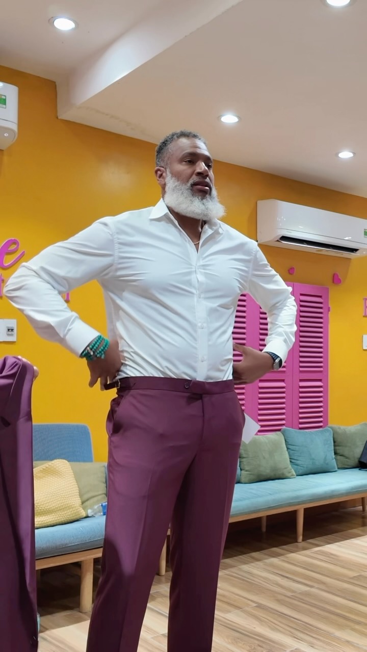 Hoi An Tailor Creates Custom Wardrobe in 24 Hours