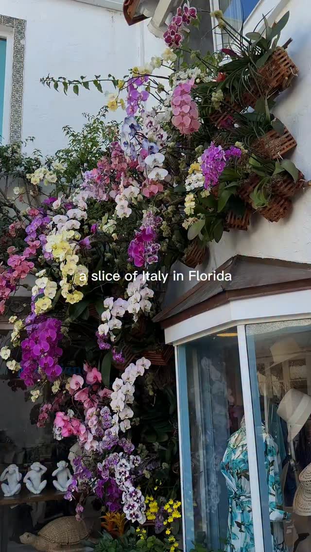 Palm Beach's Italian-Inspired Vias and Cafes