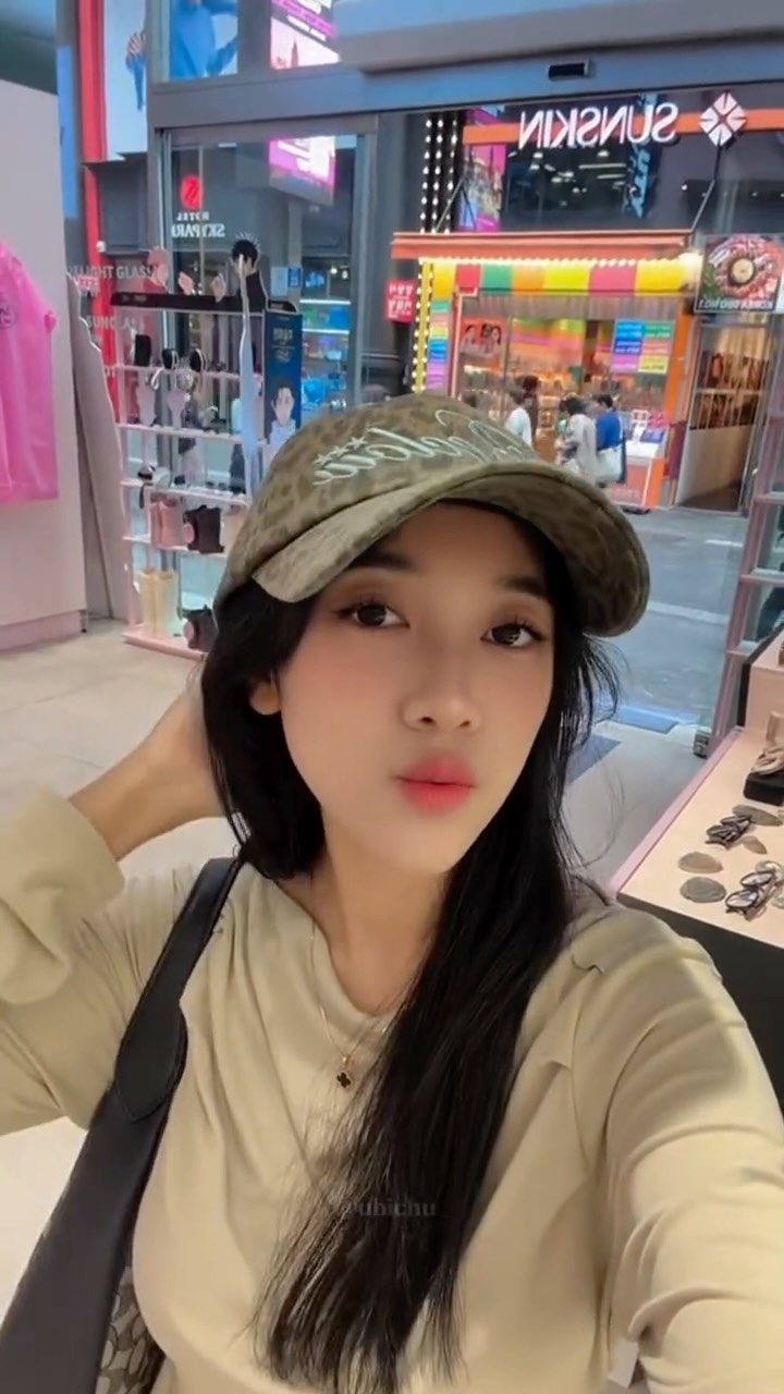 Trendy Korean Fashion Accessories at RECLOW