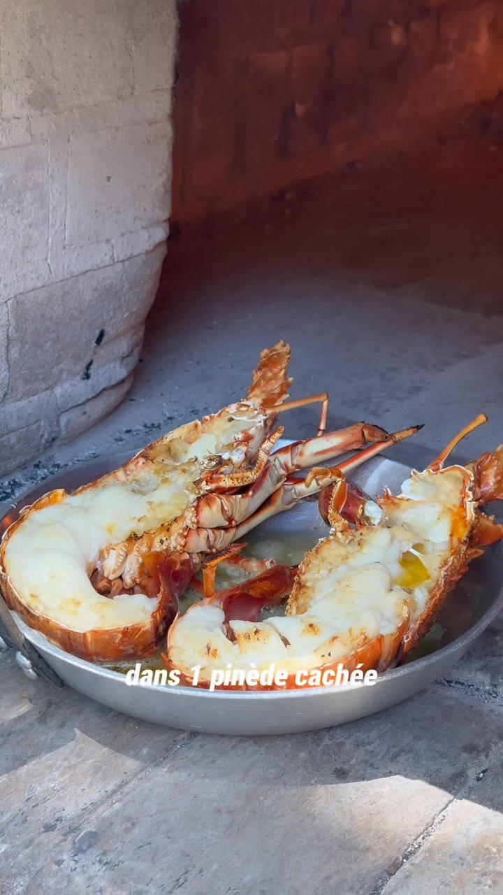 Coastal Restaurant With Family Tradition And Seafood