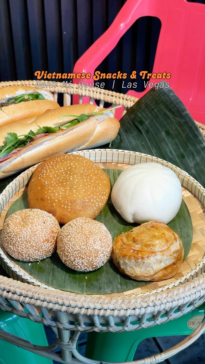 Banh Mi House: Vietnamese Snacks and Coffee