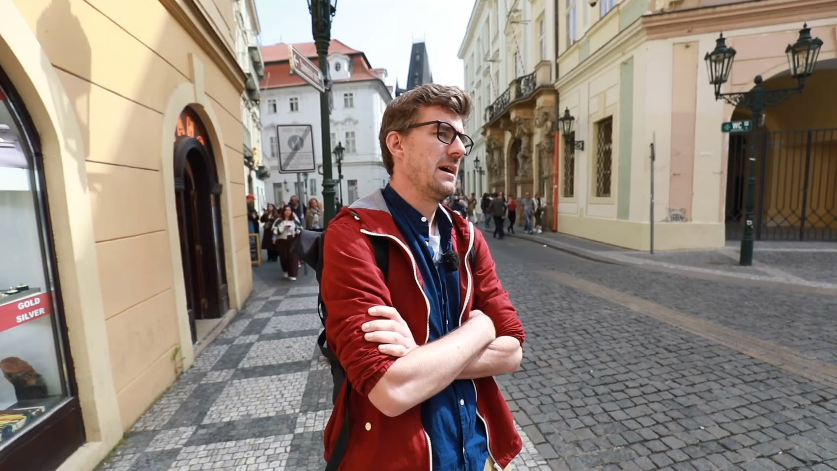 Prague Walking Tour: Landmarks and Local Favorites