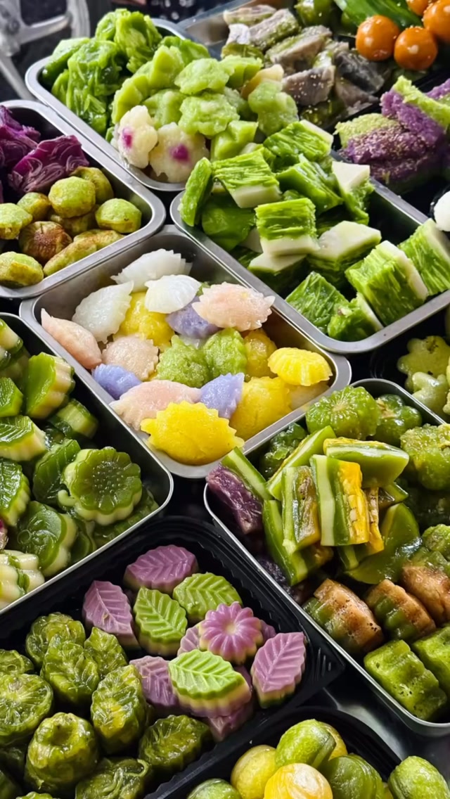 Vietnamese Dessert Cakes From Bánh Quê Cô Sun