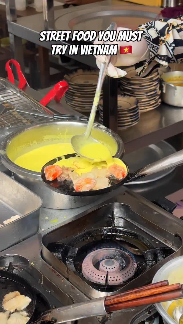 Vietnamese Street Food: Banh Xeo