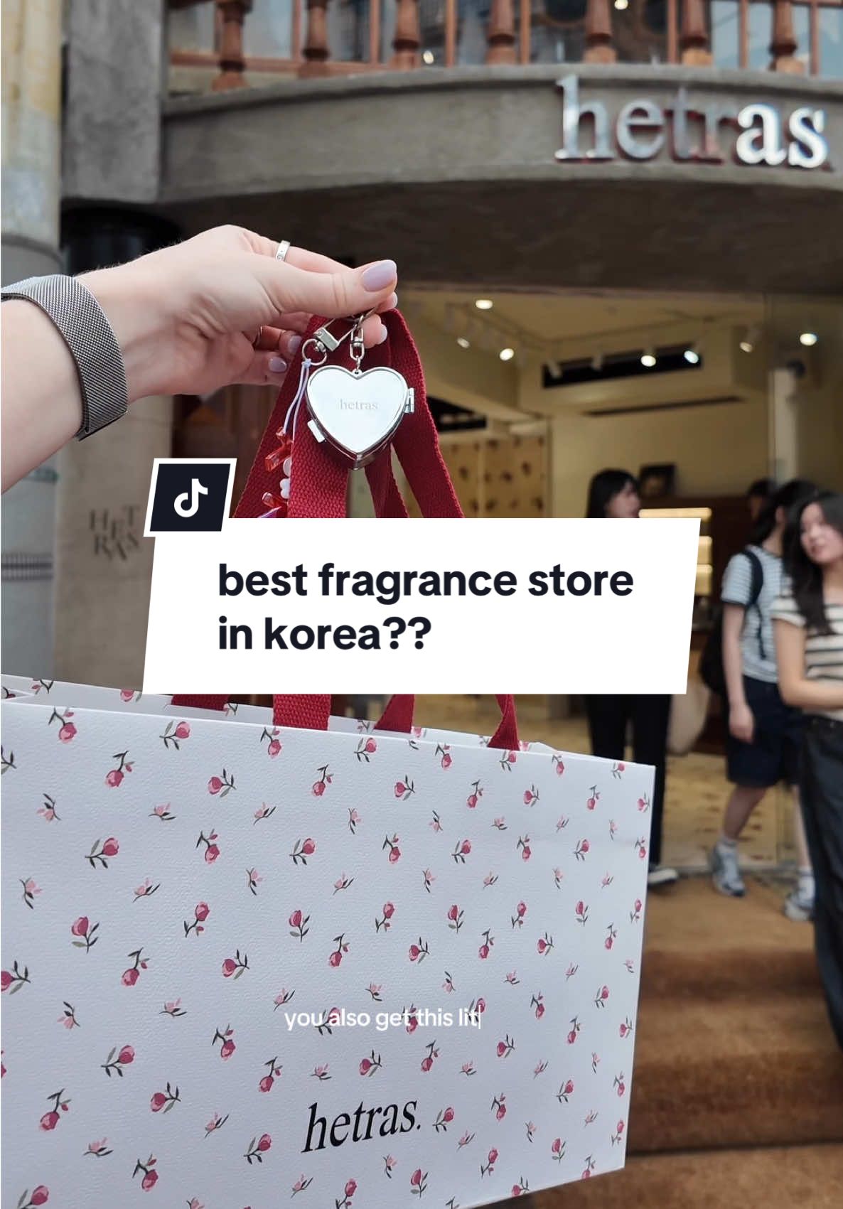 Hetras: A Floral Perfume Art Experience