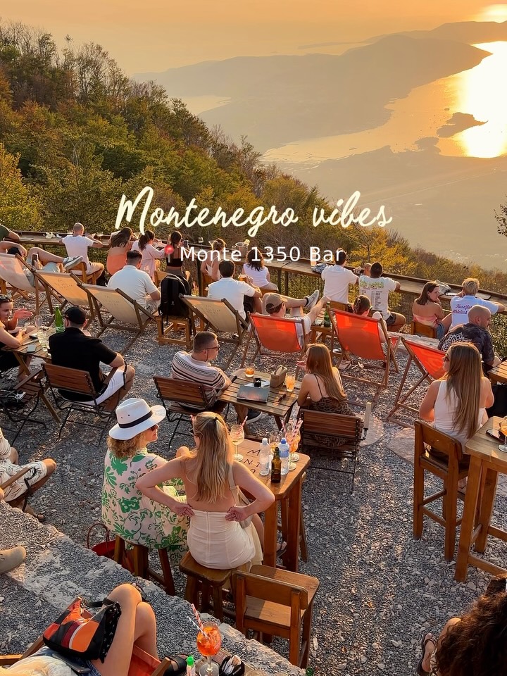 Monte 1350 Bar: Summer Views
