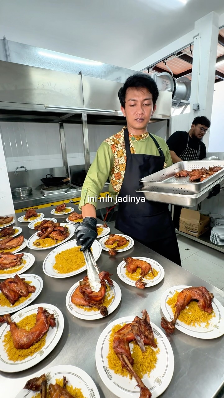 Yogyakarta Restaurant Features Traditional Javanese Chicken