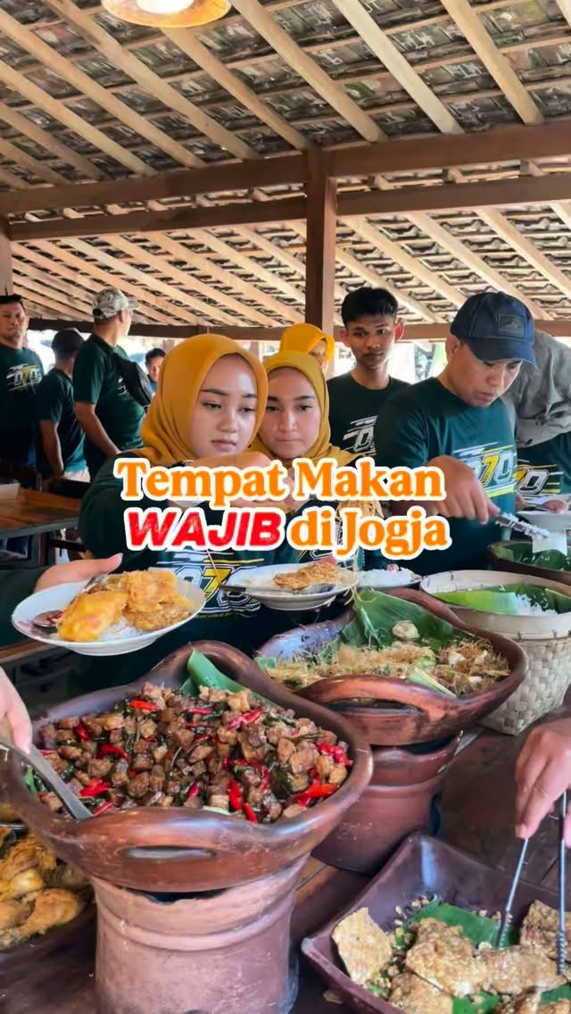 Bale Kanoman: Yogyakarta's Traditional Indonesian Eatery
