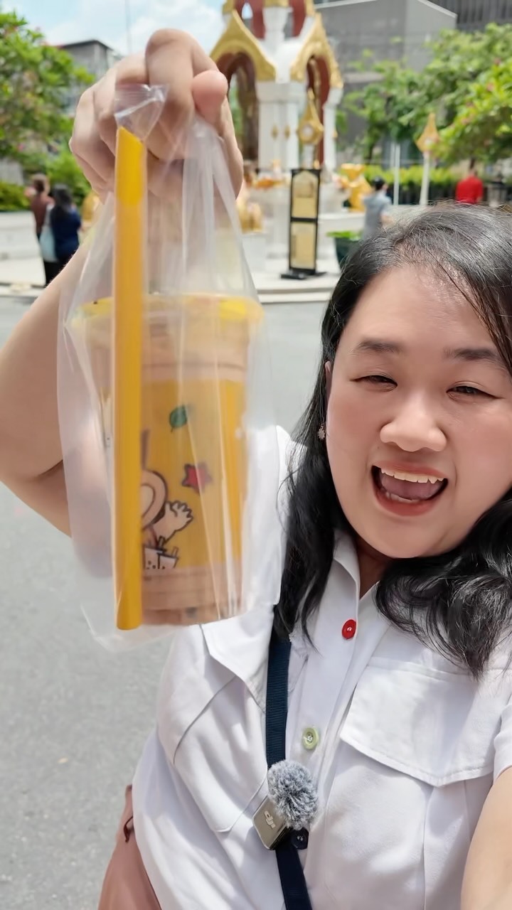 Ganesha Shrine Receives Bubble Tea Offerings