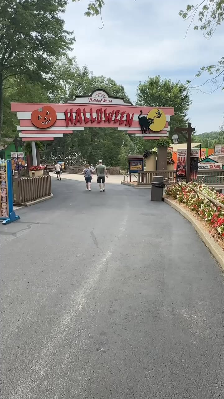 Holiday World Thrills and Thanksgiving Delights