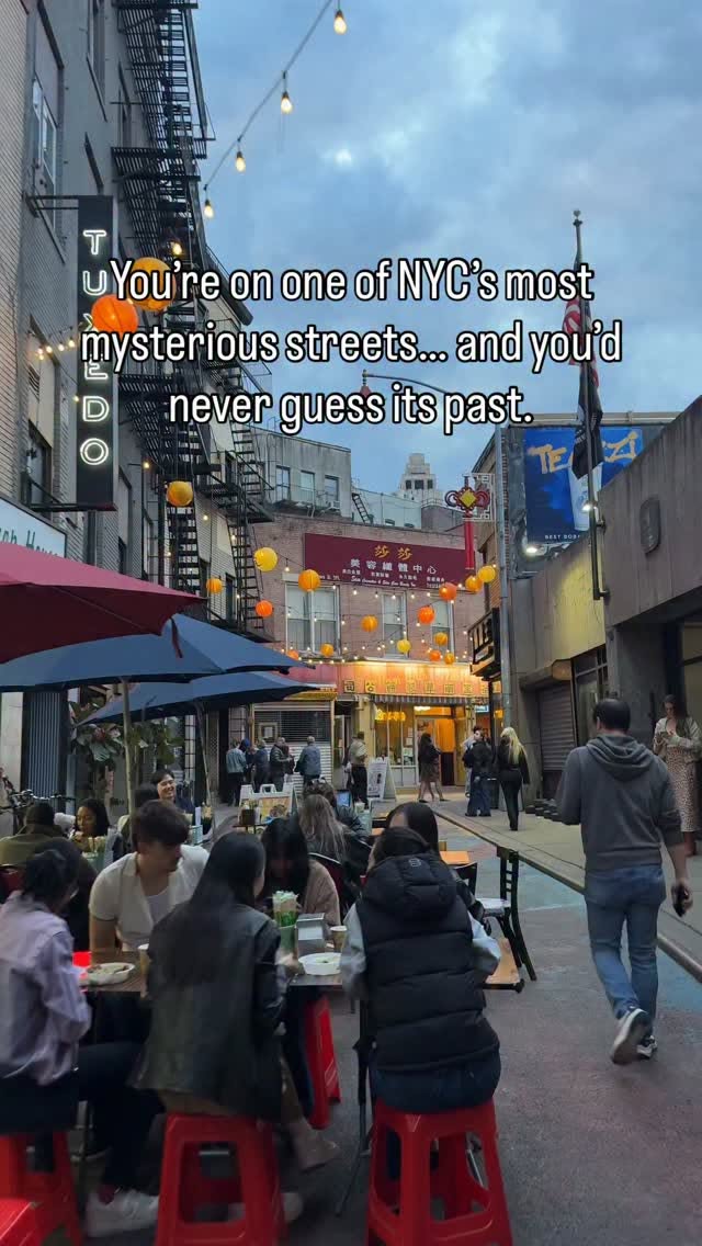 Doyers Street: From Bloody Angle to Vibrant Chinatown
