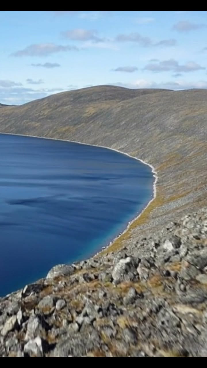 Pingualuit Lake: A Meteor Crater's Pristine Waters